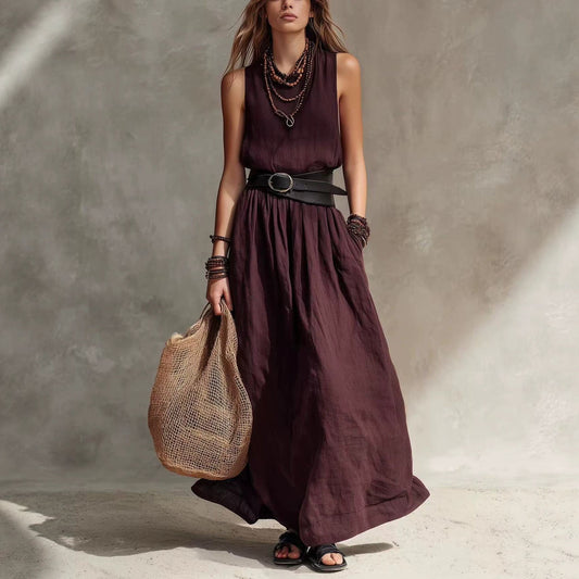 Robe longue sans manches à col montant et ceinture