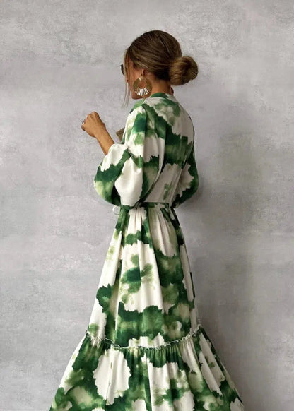 Robe maxi verte à manches longues et col en V