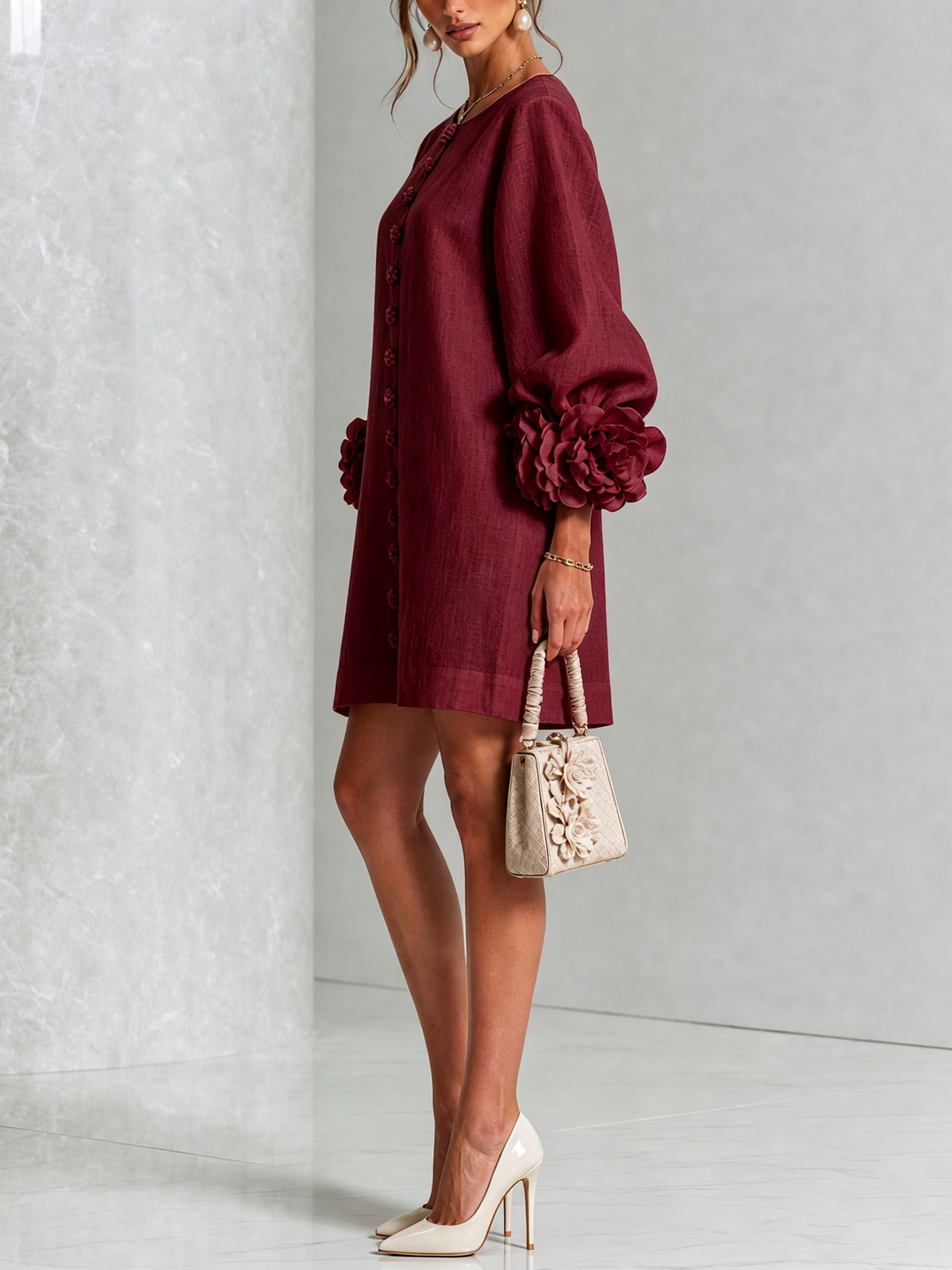 Robe Mini Boutonnée Bordeaux à Motifs Floraux et Poignets Floraux Sculpturaux