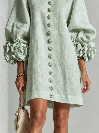 Robe Mini Boutonnée Sauge Brume à Motifs Floraux avec Poignets Floraux Sculpturaux