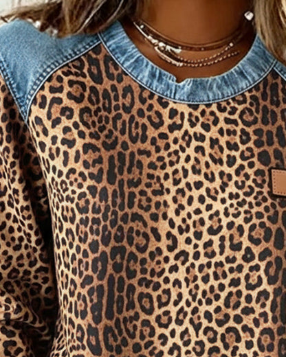 Sweat à patchwork en jean à motif léopard