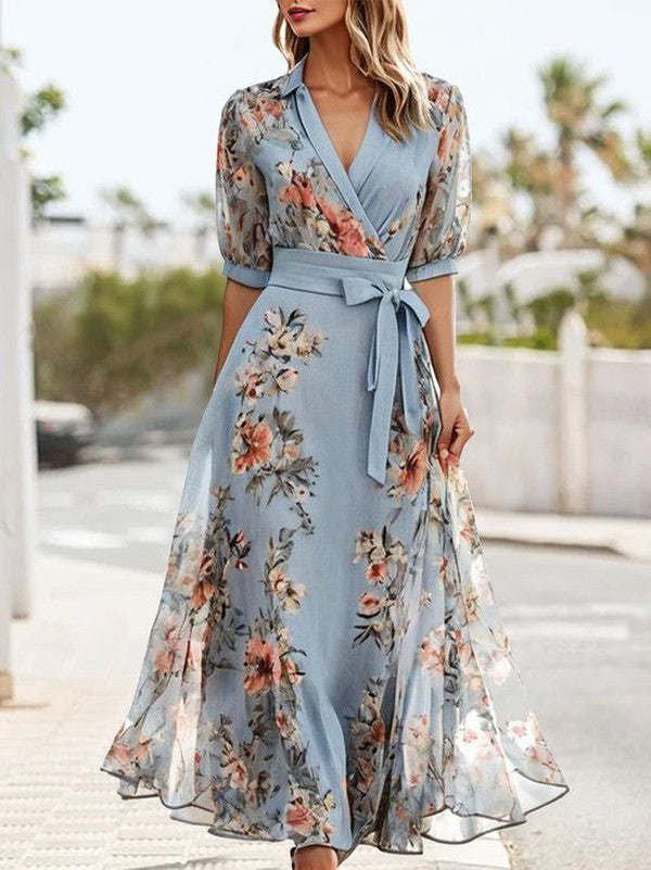 Robe midi bleue à manches courtes et col en V
