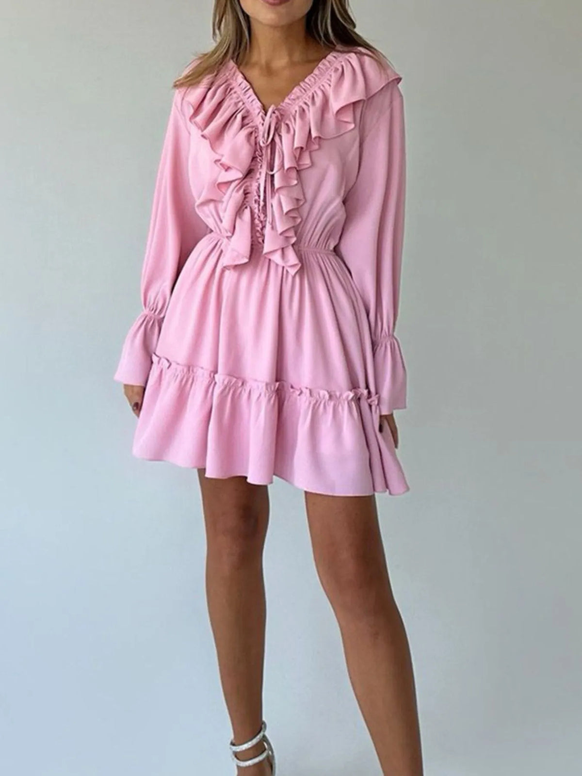 Robe mini à manches à volants froncés