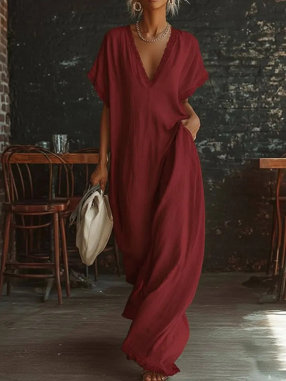 Robe maxi urbaine en coton blanc à col V, manches courtes et bordures en dentelle, style bohème décontracté