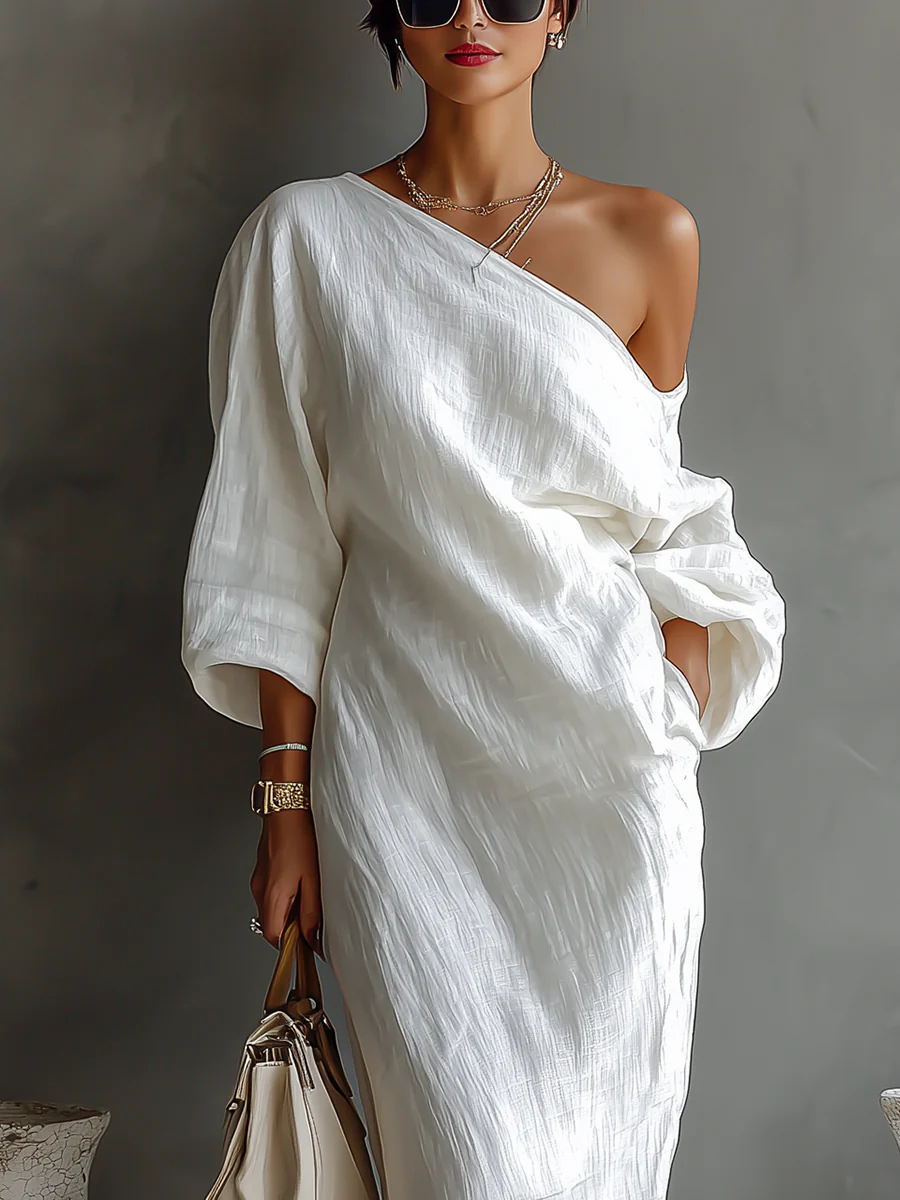 Robe longue élégante blanche à une épaule avec volants fluides