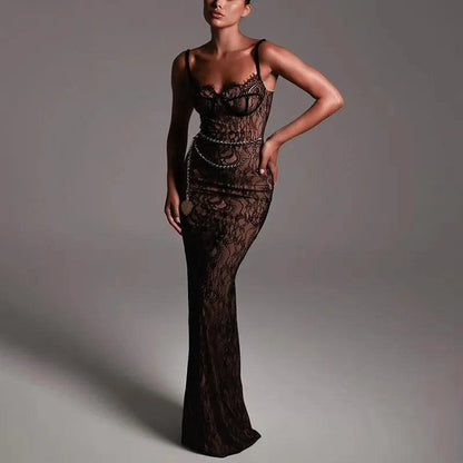 Robe longue noire dos nu en dentelle ravissante
