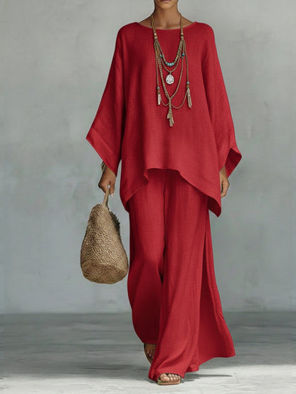 Ensemble deux pièces pour femme : haut confortable et ample en lin et coton et pantalon à jambes larges.