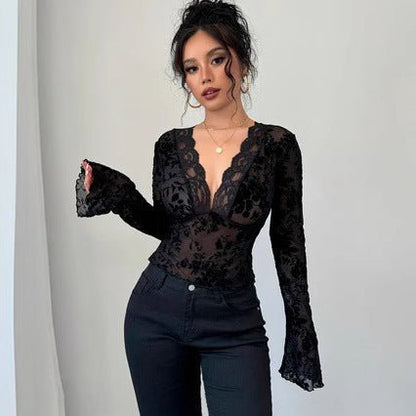 T‑shirt haut pour femme à col V en dentelle et résille avec manches évasées, nouvelle collection printemps 2026 pour femme