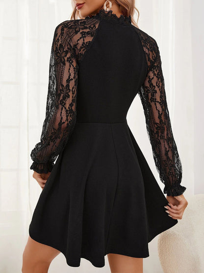 Robe mini trapèze élégante à manches longues en dentelle florale transparente et patchwork