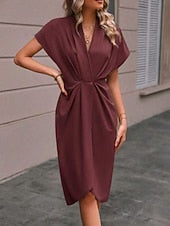 Robe midi décontractée pour femme, froncée, style streetwear, col V basique, manches courtes, disponible en noir, rose et vert foncé.